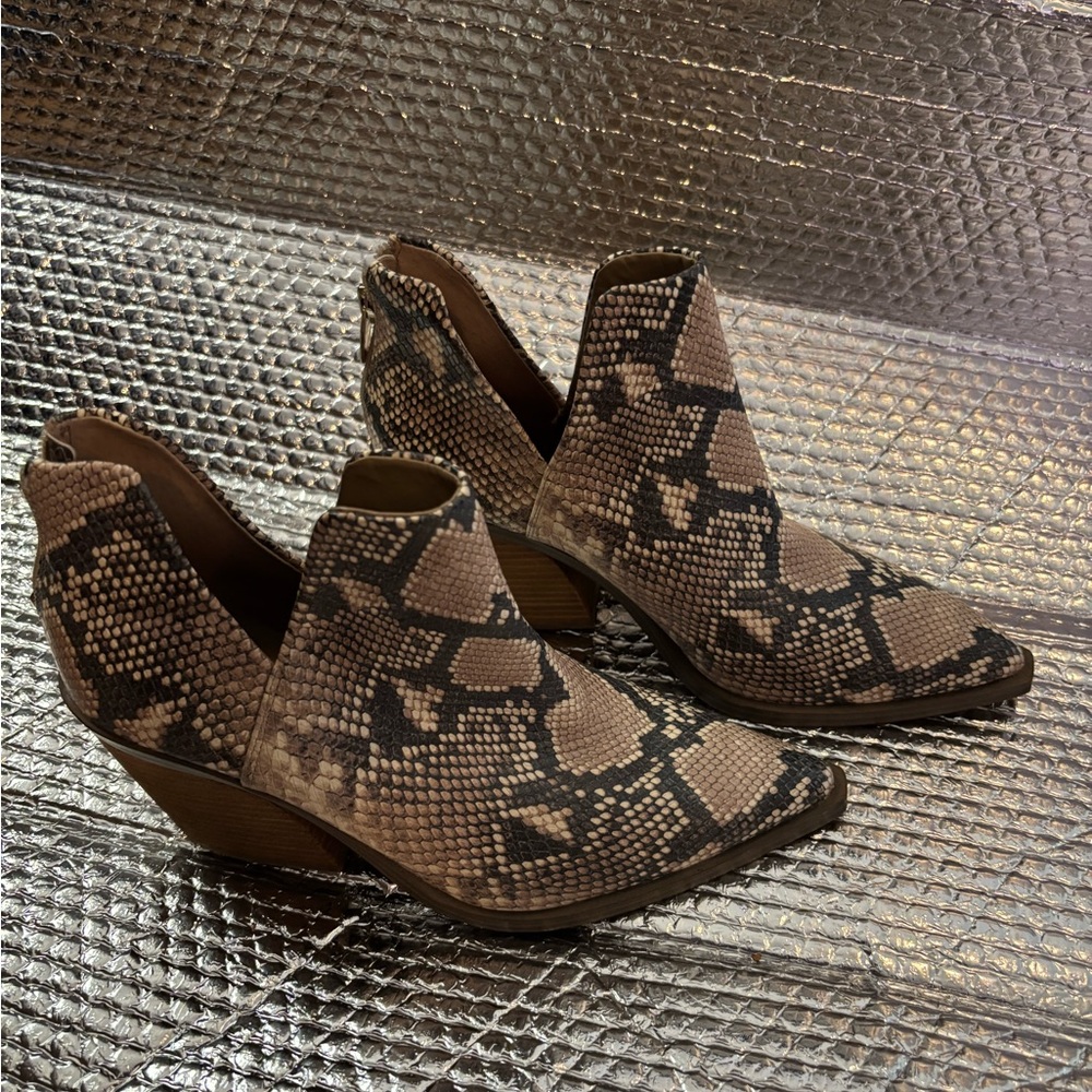 Vince Camuto Brown and Black Ankle Boots